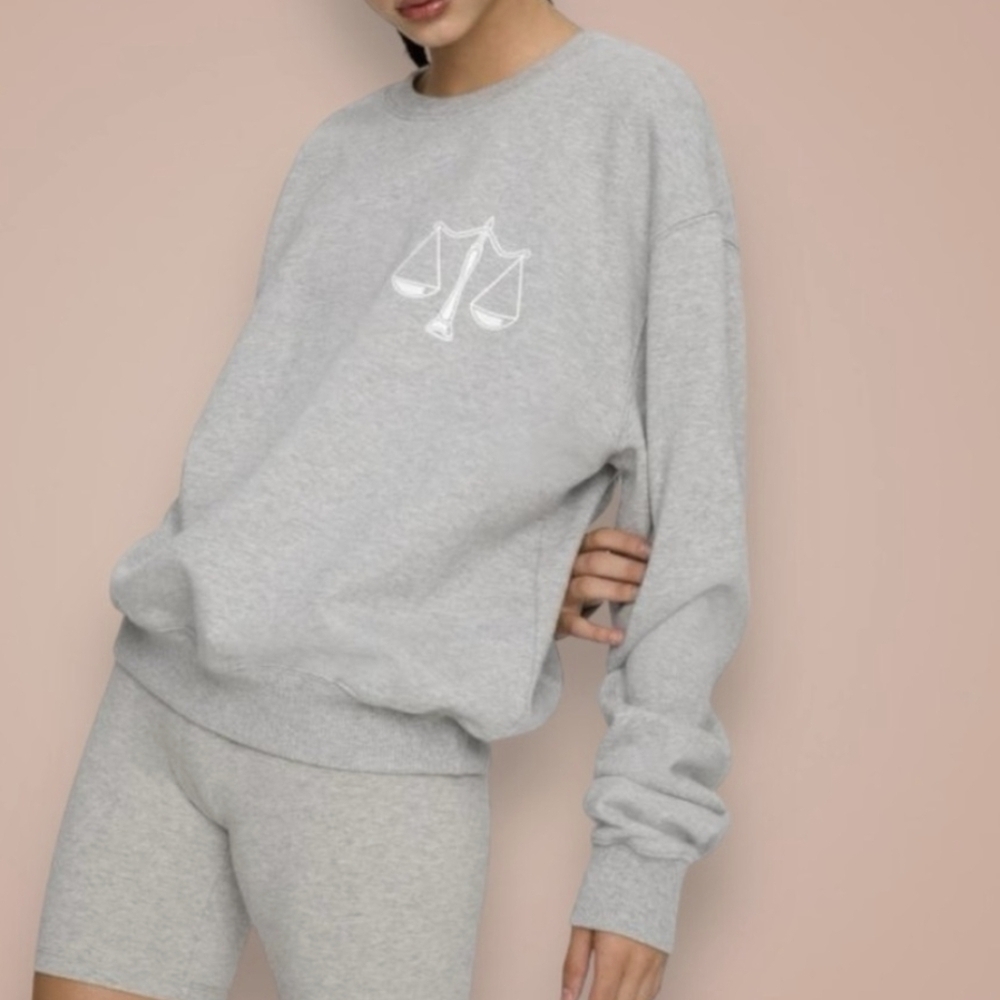 Good American Cotton Zodiac Collection Boyfriend Crew Neck Sweatshirt Libra Sz L